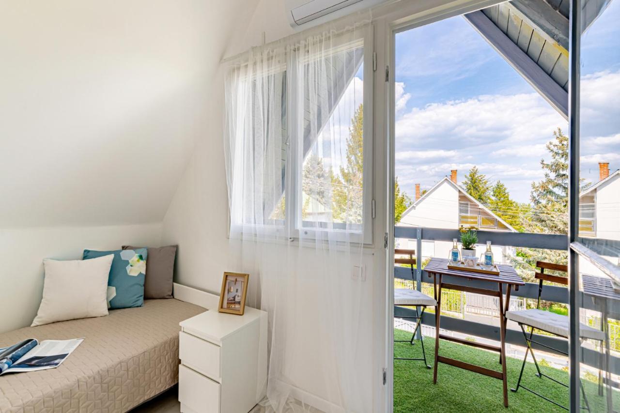 Madarasz 5 Deluxe Vendeghaz Villa บาลาโตนัลมาดี ภายนอก รูปภาพ